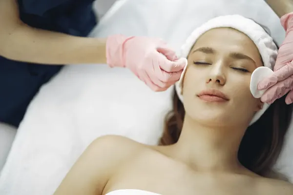 Gezichtsbehandeling bij SK4Beauty, de schoonheidssalon vlak bij Heerlen
