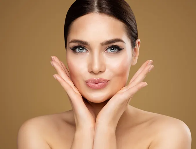Volle, strak gedefinieerde wenkbrauwen na een henna brows behandeling
